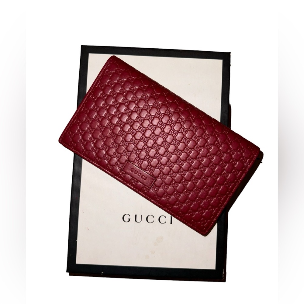 Red Gucci Guccissima Wallet